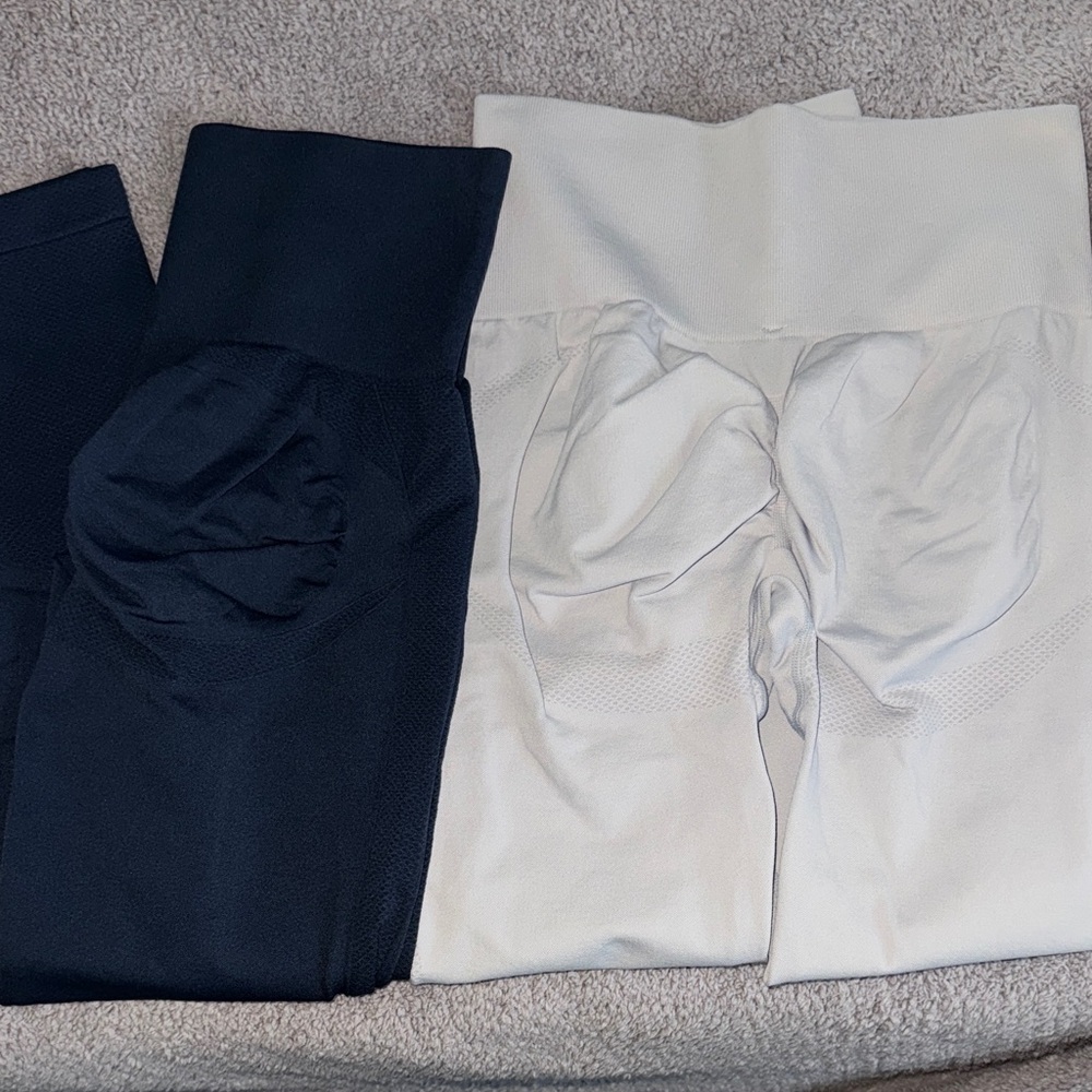 HALARA Blue and Gray Leggings with butt cinching